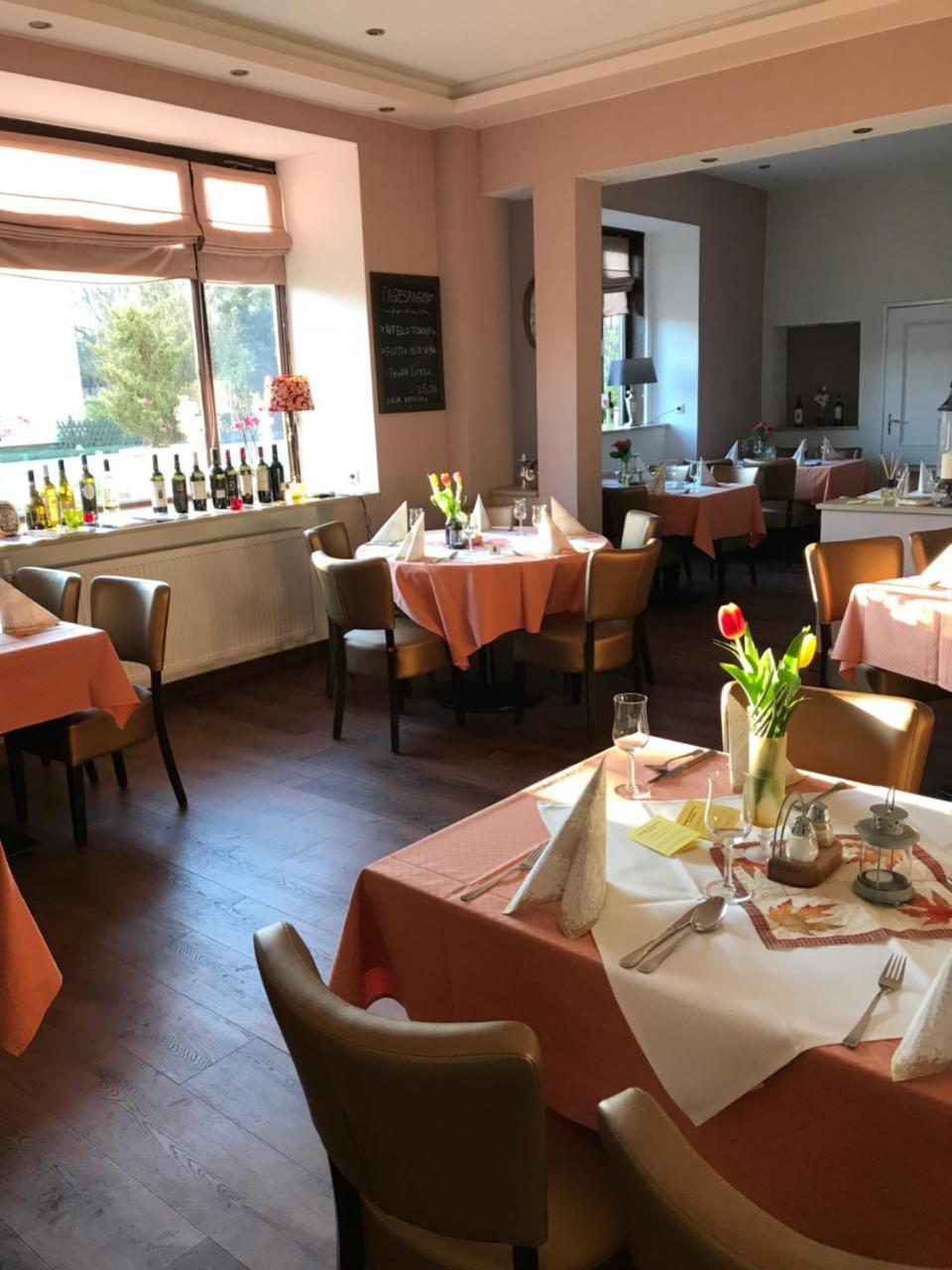 Teramo Restaurant Hotel Muehlenstein Bienenbuettel Eksteriør billede